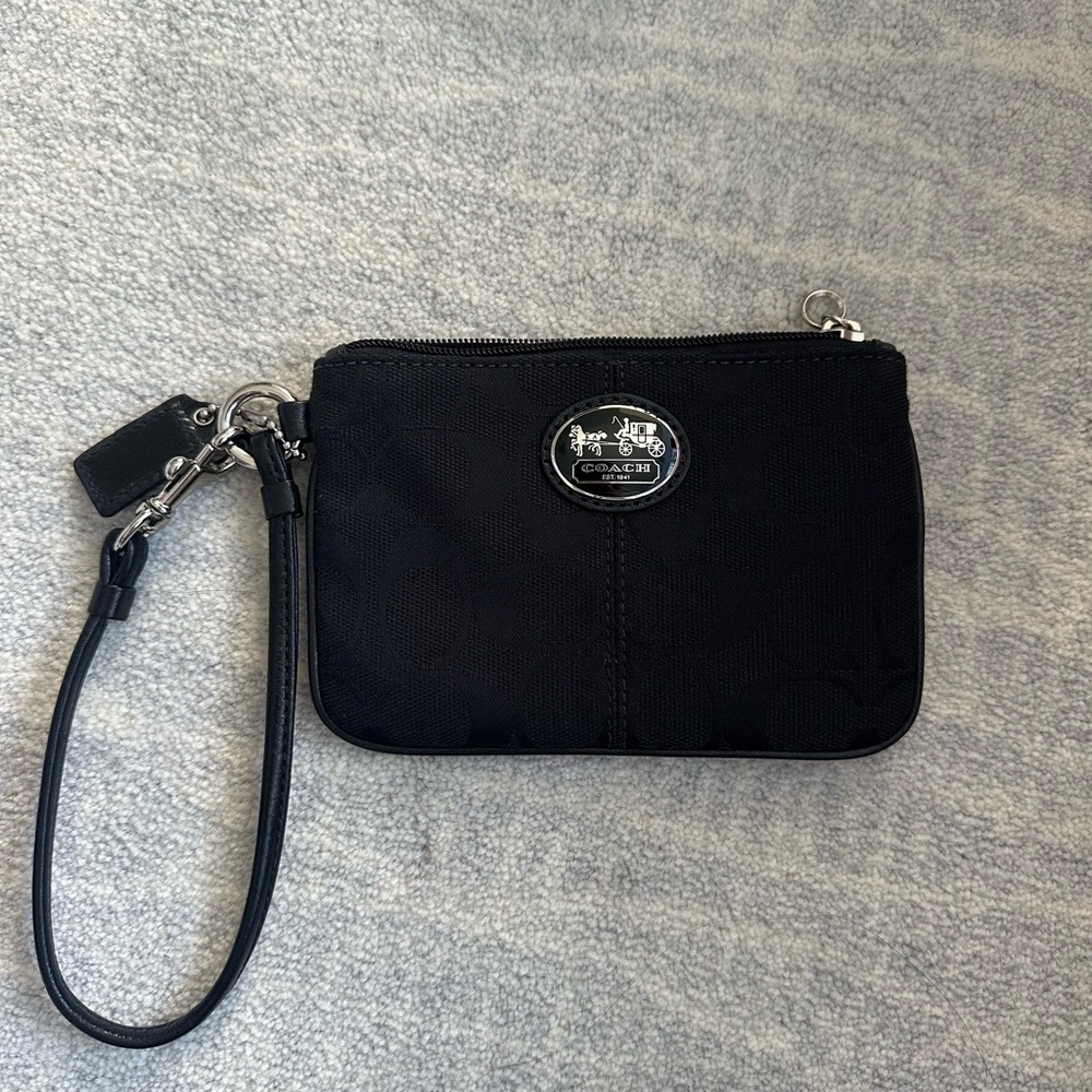 COACH NAVY WRISTLET, KEY/CARD‎ HOLDER